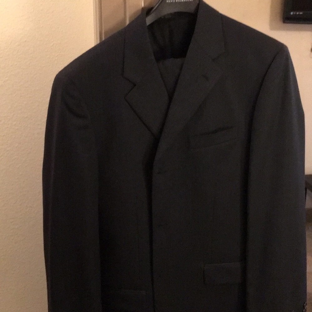 Mens Gray Pinstripe  Jones New York Suit 40L/32W